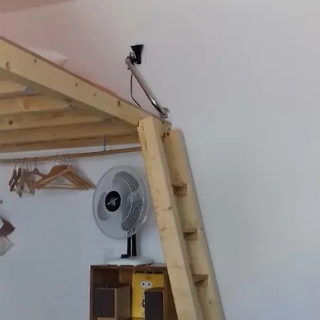 Mezzanine Studio מנטה רוטה